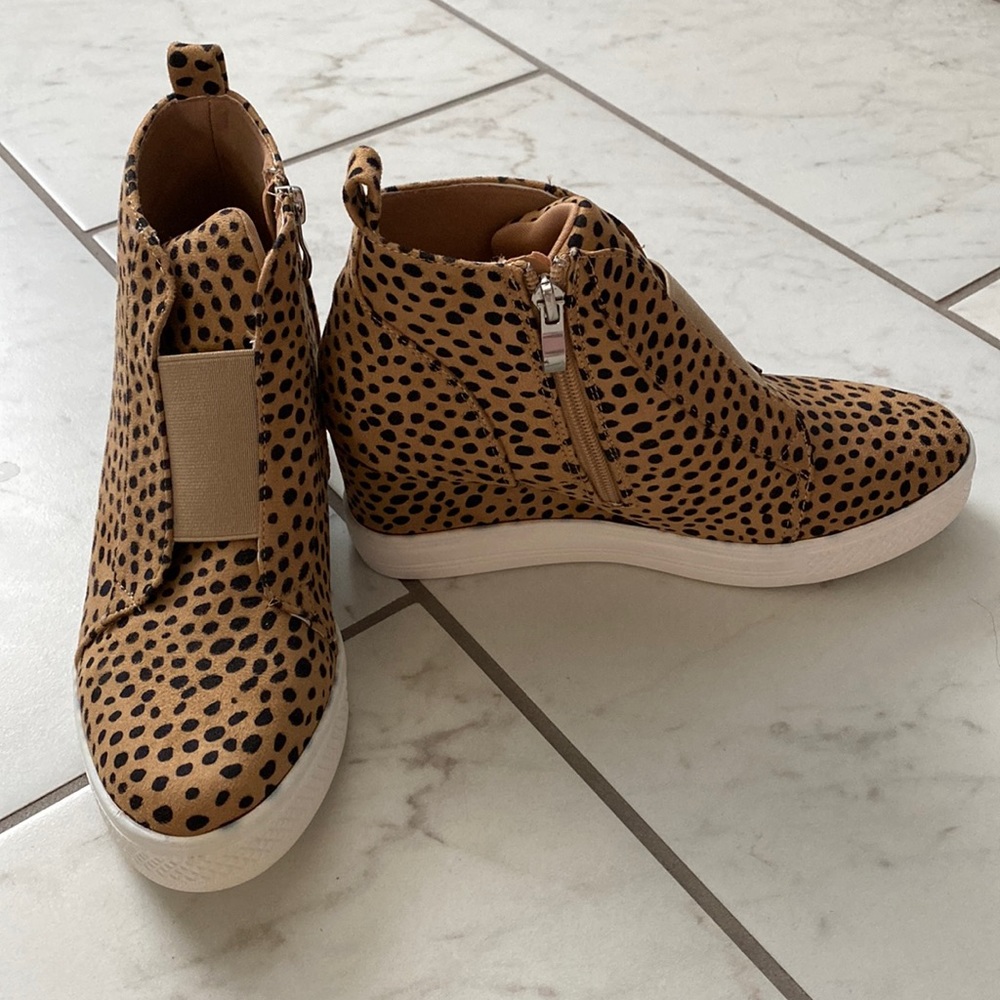 CCOCCI Cheetah Print Wedge Sneaker Booties size 8